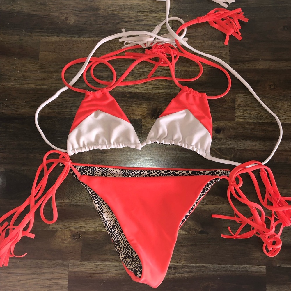 Acacia XS Top Medium Bottoms